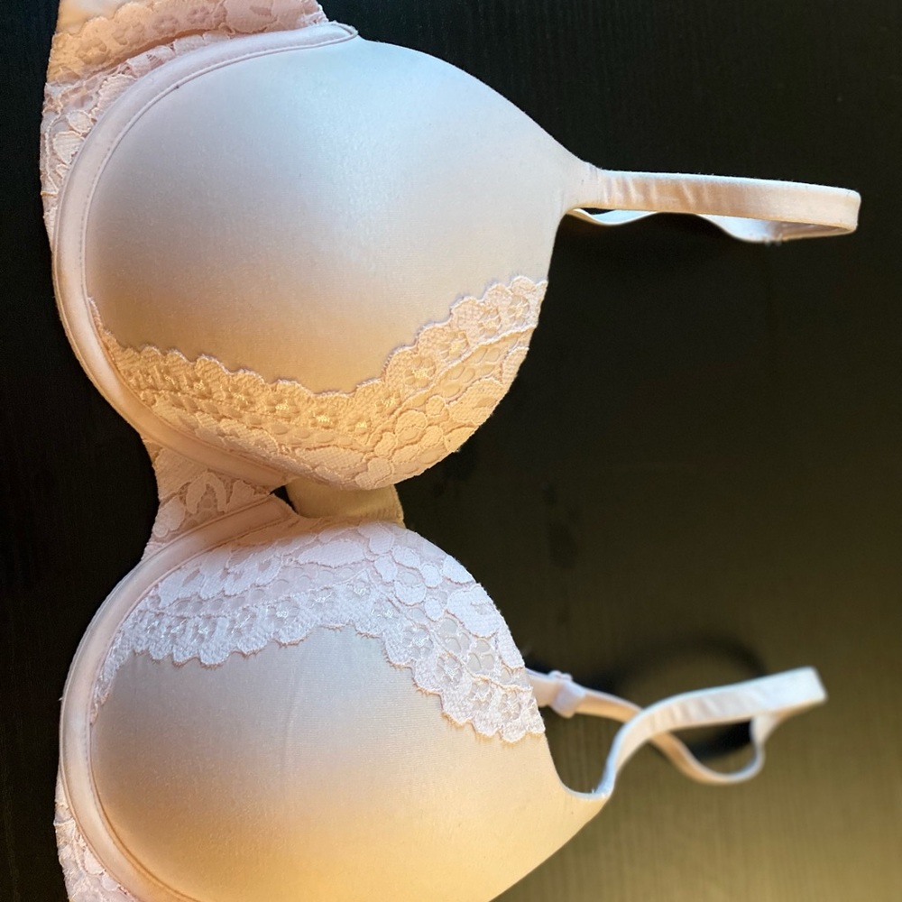 Body By Victoria 36 C bra Victoria Secret